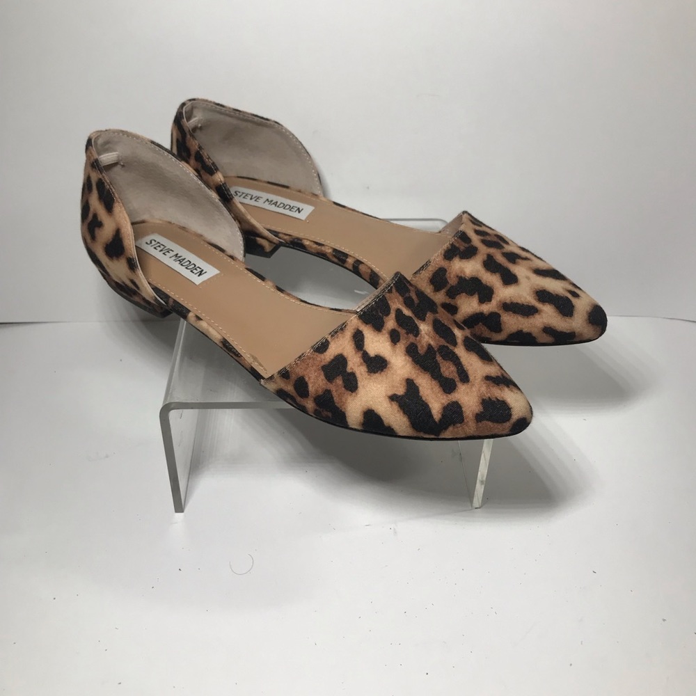 Steve Madden Leopard Fabric Flat W7.5 Gently Worn